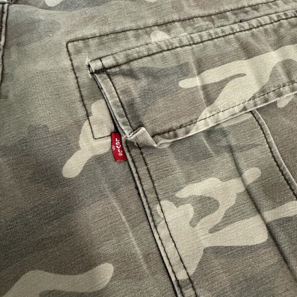 Levis Camo Cargo Shorts Mens Size 42 US - Picture 12 of 12
